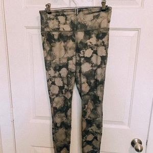 Athleta grey speckled leggings